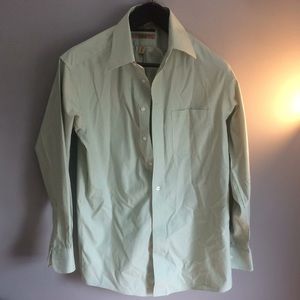 Roundtree and yorke gold label 15/30 dress shirt
